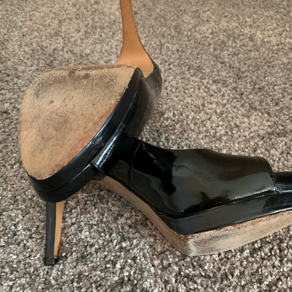 Ellie Tahari high heeled shoe - Picture 3 of 4